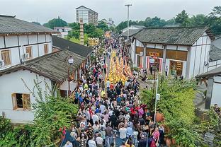 大罗妻子晒圣诞照：祝大家圣诞快乐❤️